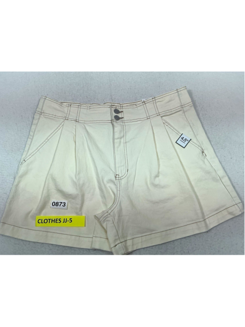 Womans Time and Tru High Rise Pleated Ivory Denim Shorts size 18 waist 37 inches